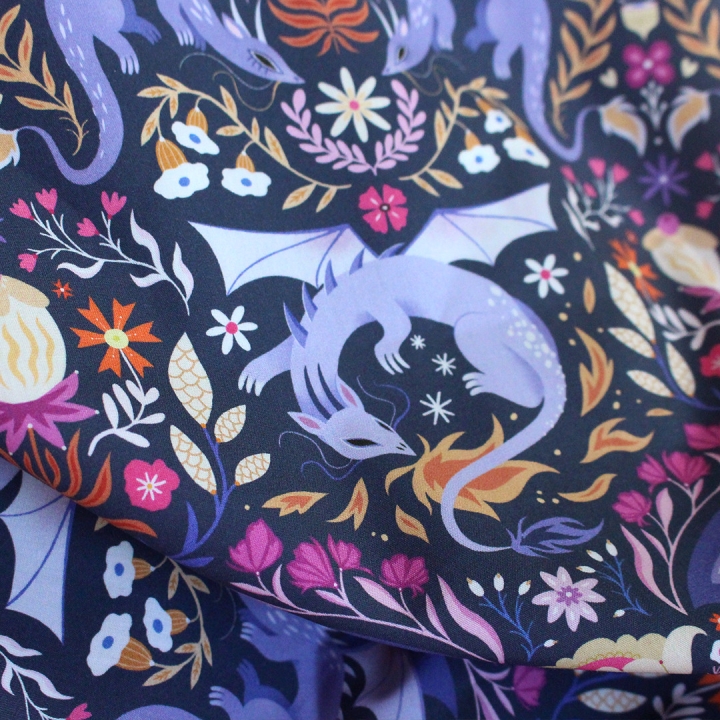 Tissu illustré "Dragons colorés" – popeline, velours & French terry – motif fantasy