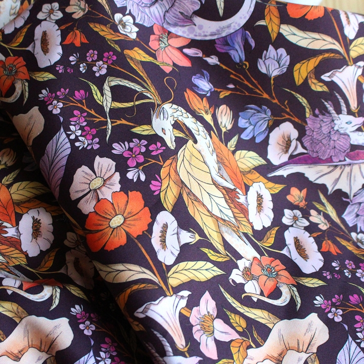 Tissu illustré "Dragons féériques" – popeline, velours & French terry – motif féérique, fantasy