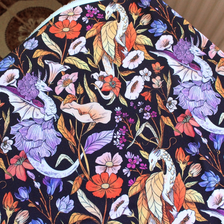 Tissu illustré "Dragons féériques" – popeline, velours & French terry – motif féérique, fantasy