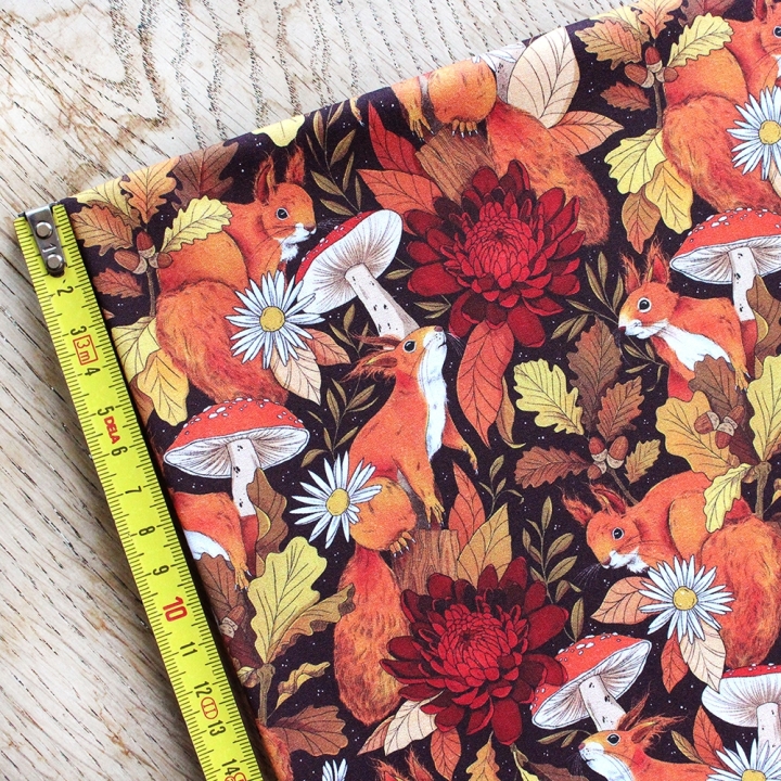 Tissu illustré "Écureuils d’automne" – popeline, velours & French terry - motif automnal