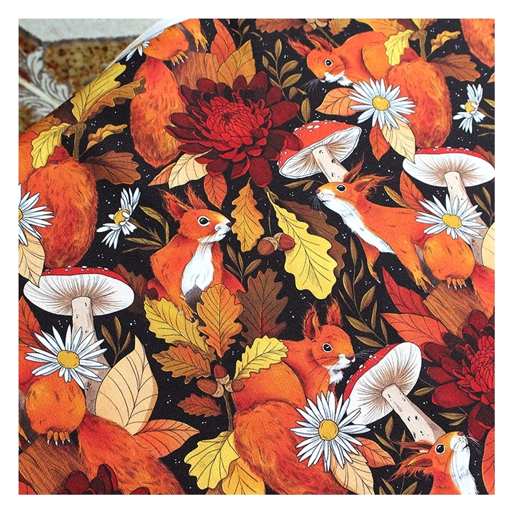 Tissu illustré "Écureuils d’automne" – popeline, velours & French terry - motif automnal