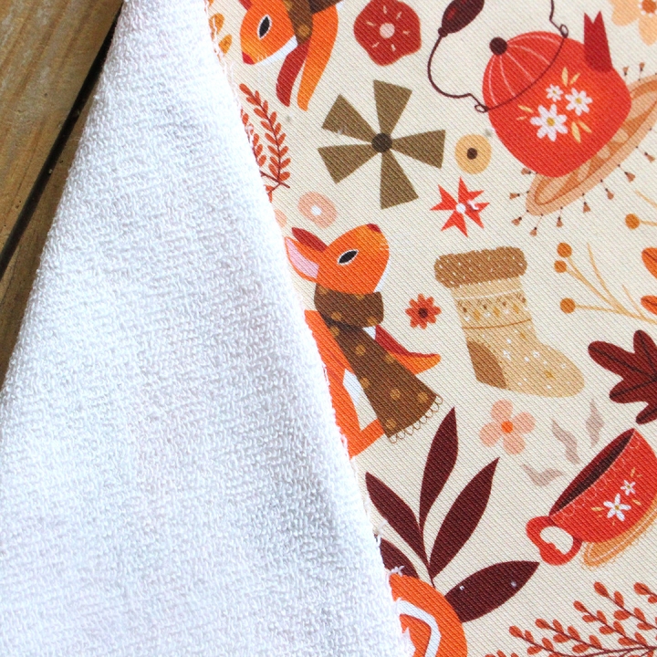 Coupon de tissu illustré "Écureuils écharpes" 48x48 cm – Popeline & French Terry – motif automnale