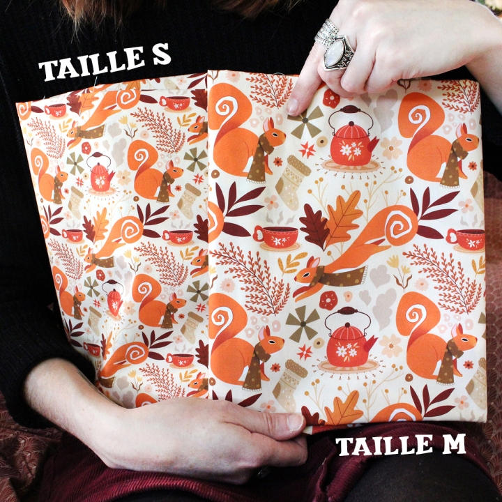 Tissu illustré "Écureuils écharpes"– popeline, velours & French terry – motif automnal