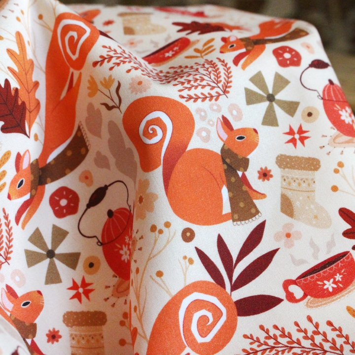 Tissu illustré "Écureuils écharpes"– popeline, velours & French terry – motif automnal