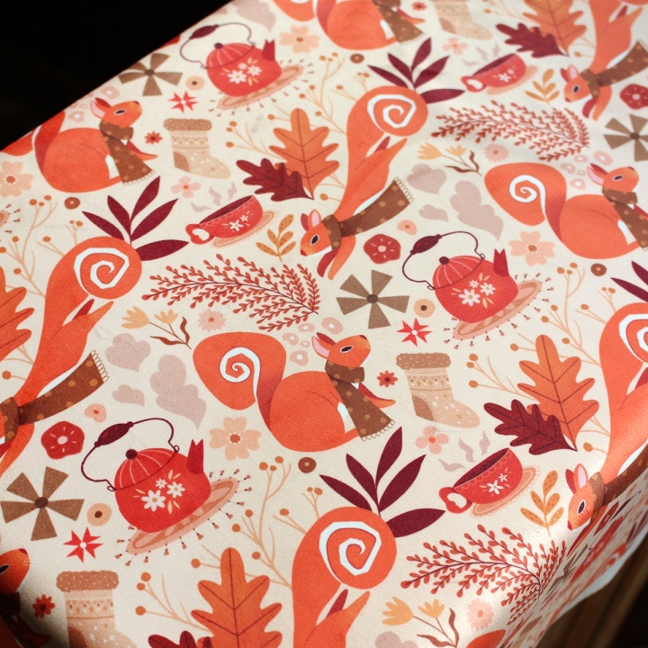 Tissu illustré "Écureuils écharpes"– popeline, velours & French terry – motif automnal