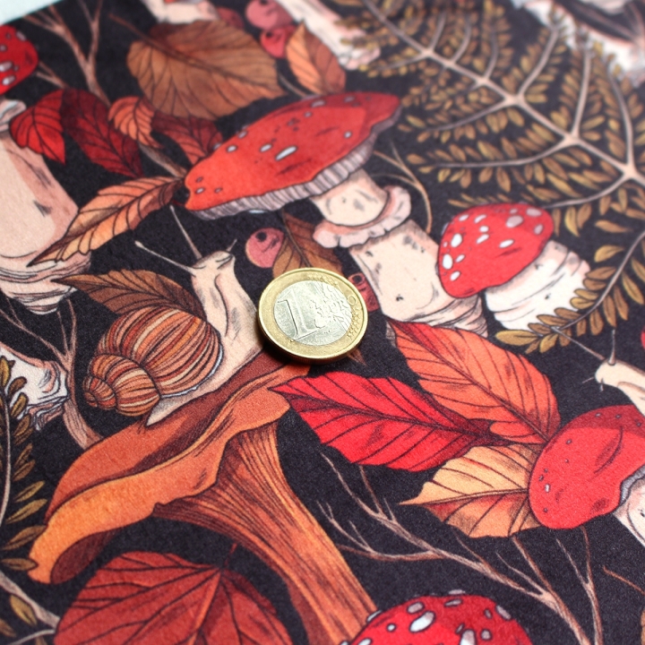 Tissu illustré "Escargots & champignons" – popeline, velours & French terry – motif automnal, forêt