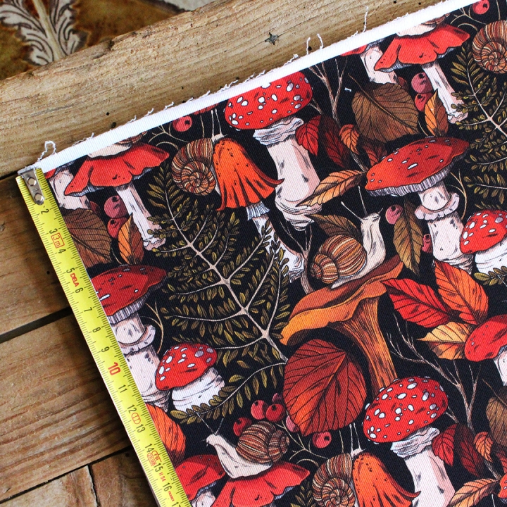 Tissu illustré "Escargots & champignons" – popeline, velours & French terry – motif automnal, forêt