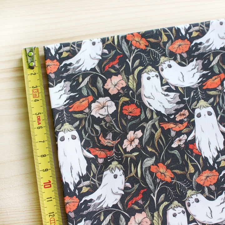 Coupon de tissu illustré "Fantômes" 48x48 cm – Popeline & French Terry – motif spooky, halloween