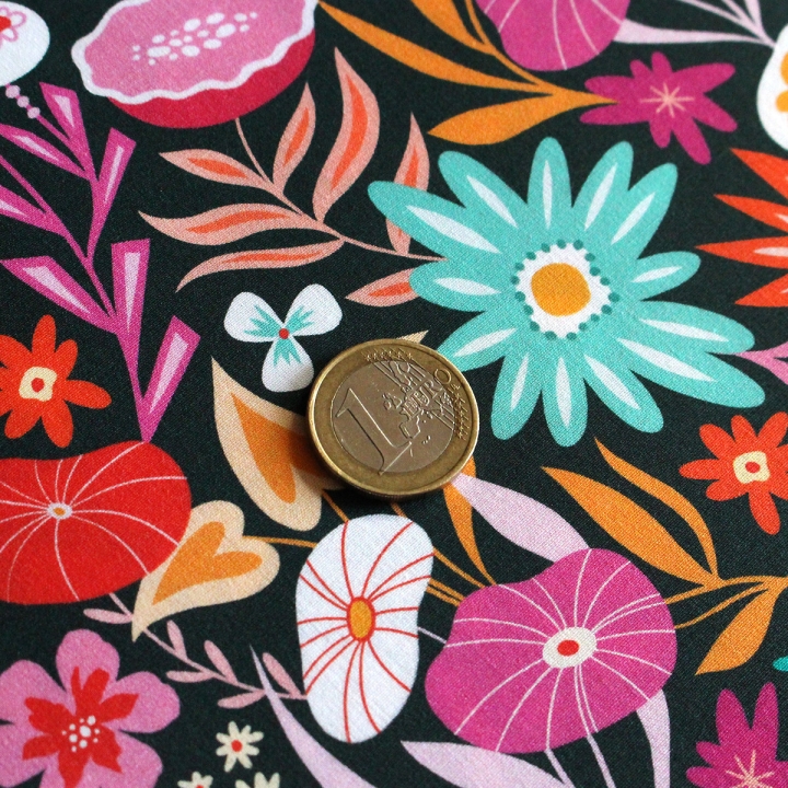 Tissu illustré "Flower power" – popeline, velours & French terry – motif fleuri coloré