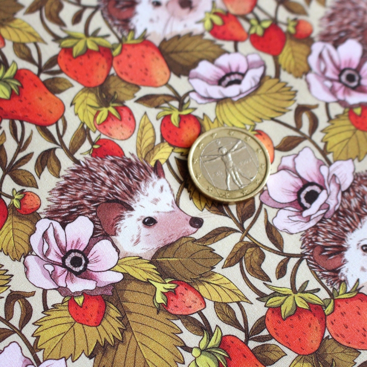 Tissu illustré "Hérissons et fraises" – popeline, velours & French terry – motif poétique