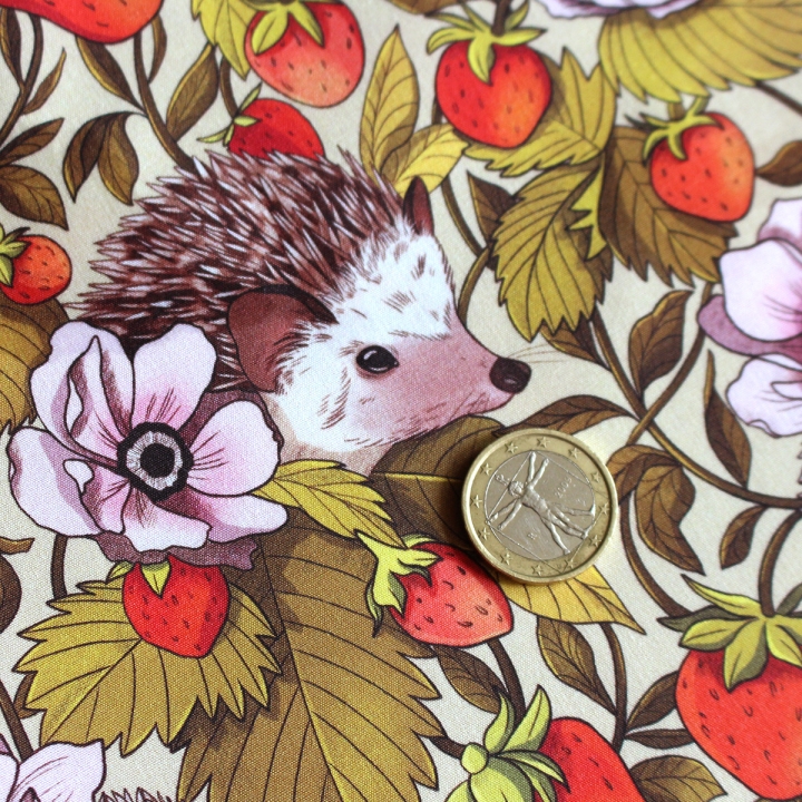 Tissu illustré "Hérissons et fraises" – popeline, velours & French terry – motif poétique