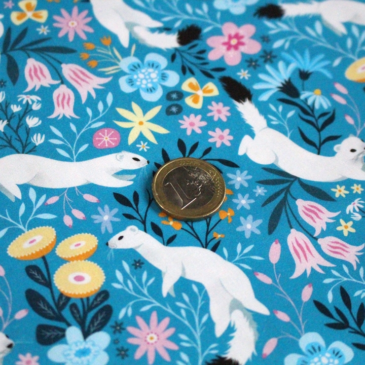 Coupon de tissu illustré "Hermines" 48x48 cm – Popeline & French Terry – motif hivernal