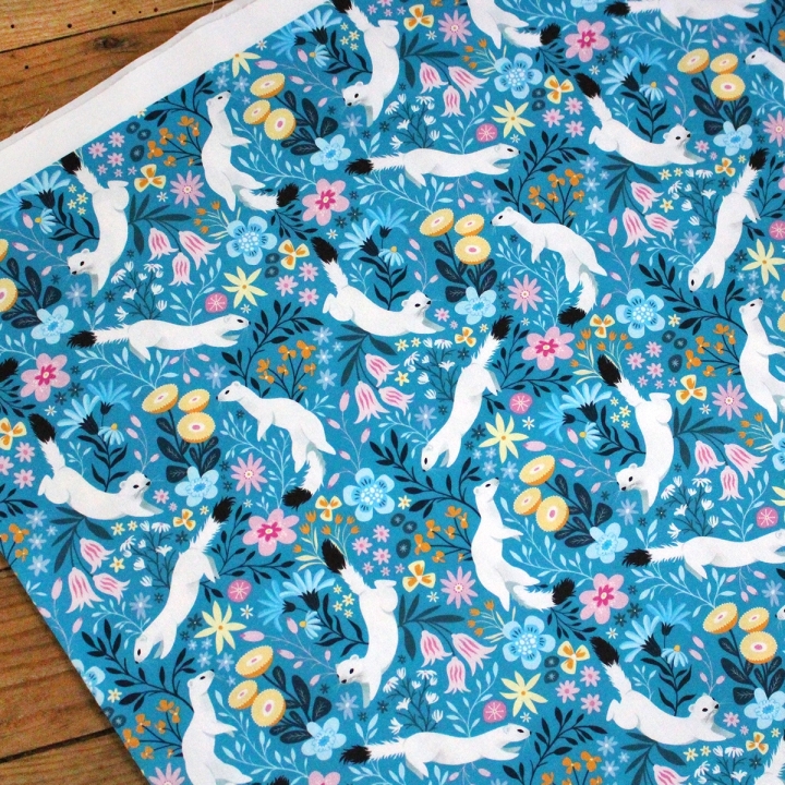 Coupon de tissu illustré "Hermines" 48x48 cm – Popeline & French Terry – motif hivernal