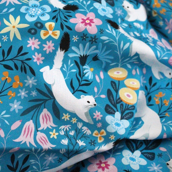 Tissu illustré "Hermines" – popeline, velours & French terry – motif hivernal