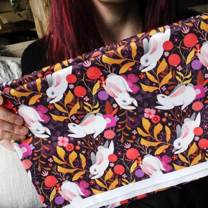 Tissu illustré "Lapins blancs"– popeline, velours & French terry – univers féerique