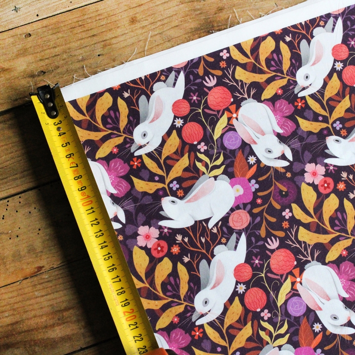 Tissu illustré "Lapins blancs"– popeline, velours & French terry – univers féerique