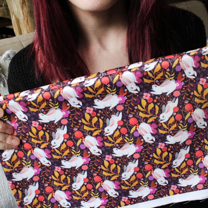 Tissu illustré "Lapins blancs"– popeline, velours & French terry – univers féerique