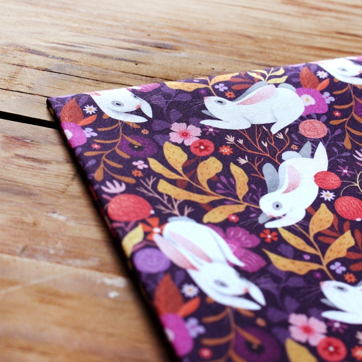 Tissu illustré "Lapins blancs"– popeline, velours & French terry – univers féerique