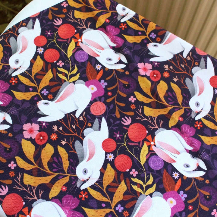 Tissu illustré "Lapins blancs"– popeline, velours & French terry – univers féerique