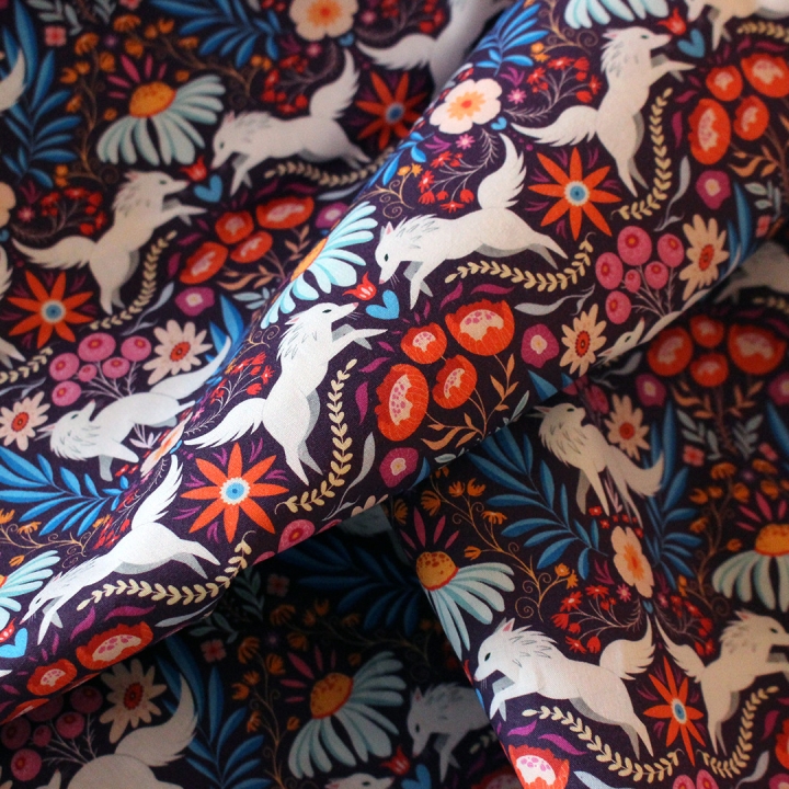 Tissu illustré "Loups colorés" – popeline, velours & French terry – motif coloré