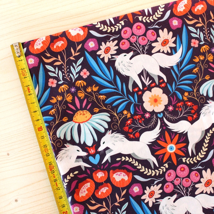 Tissu illustré "Loups colorés" – popeline, velours & French terry – motif coloré