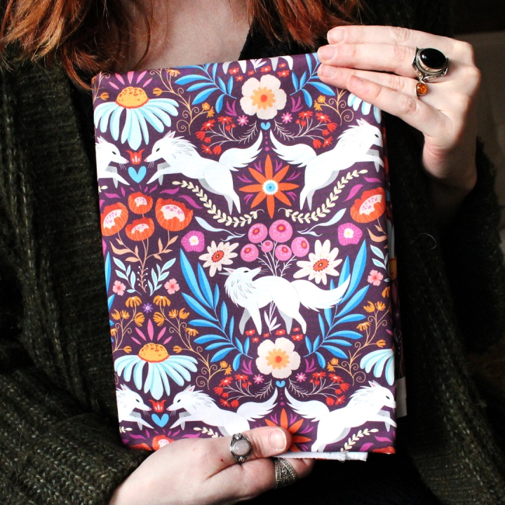 Tissu illustré "Loups colorés" – popeline, velours & French terry – motif coloré