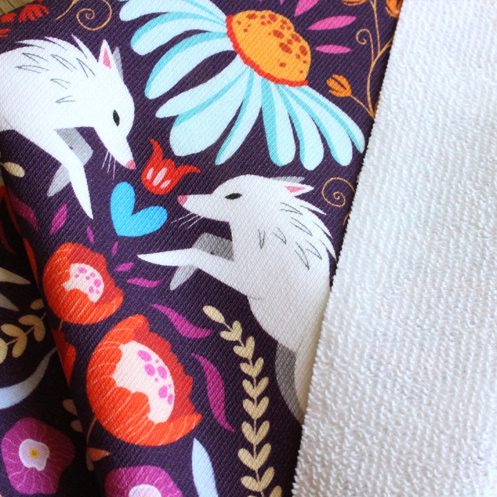 Tissu illustré "Loups colorés" – popeline, velours & French terry – motif coloré