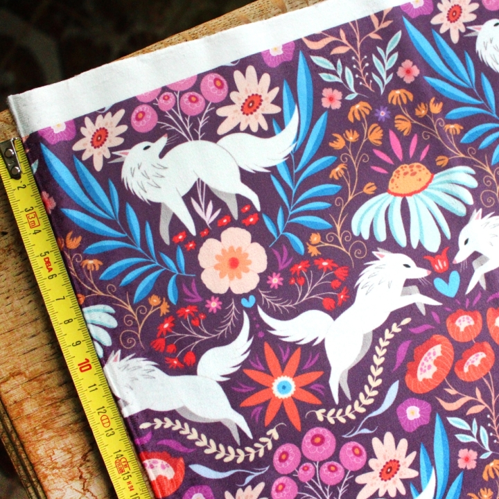 Tissu illustré "Loups colorés" – popeline, velours & French terry – motif coloré