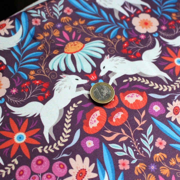 Tissu illustré "Loups colorés" – popeline, velours & French terry – motif coloré