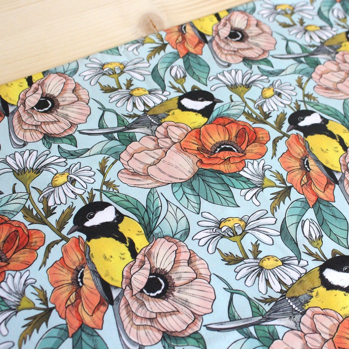 Tissu illustré "Mésanges" – popeline, velours & French terry – motif nature, poétique