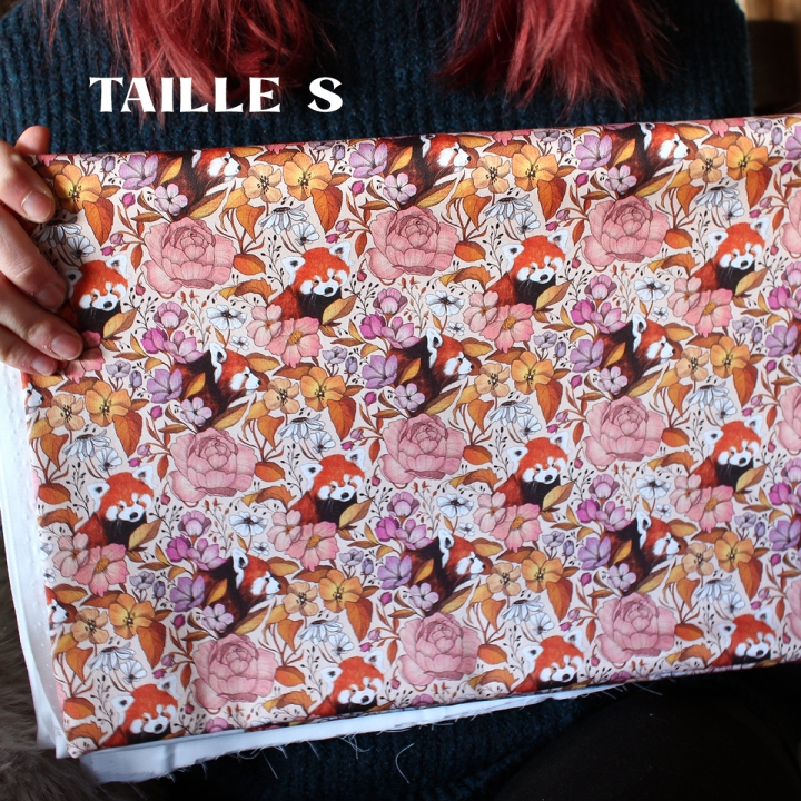Tissu illustré "Pandas roux" – popeline, velours & French terry – motif poétique