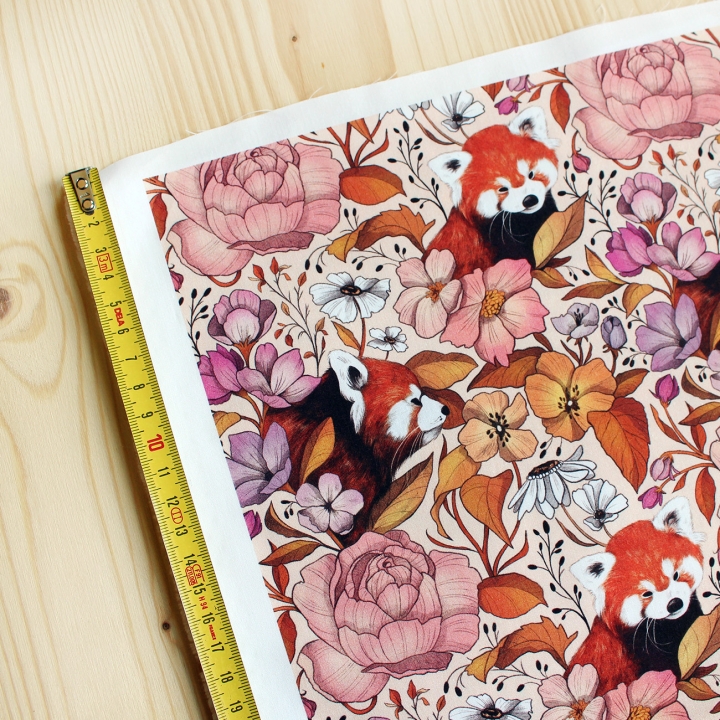 Tissu illustré "Pandas roux" – popeline, velours & French terry – motif poétique