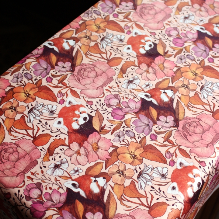 Tissu illustré "Pandas roux" – popeline, velours & French terry – motif poétique