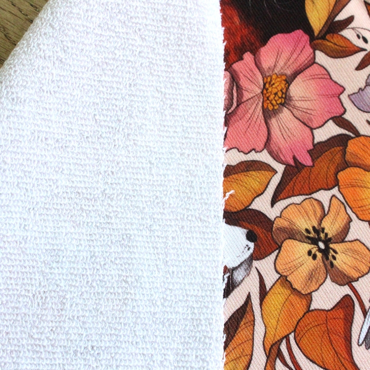 Tissu illustré "Pandas roux" – popeline, velours & French terry – motif poétique