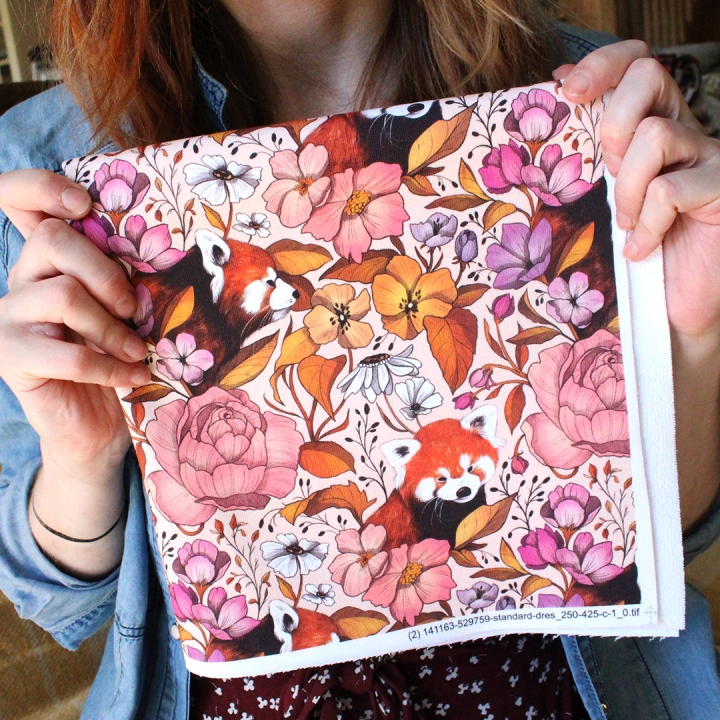 Tissu illustré "Pandas roux" – popeline, velours & French terry – motif poétique