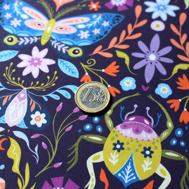Tissu illustré "Papillons et scarabées" – popeline, velours & French terry – motif insectes, coloré