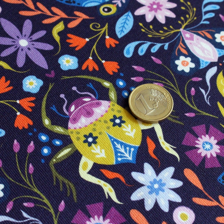 Tissu illustré "Papillons et scarabées" – popeline, velours & French terry – motif insectes, coloré