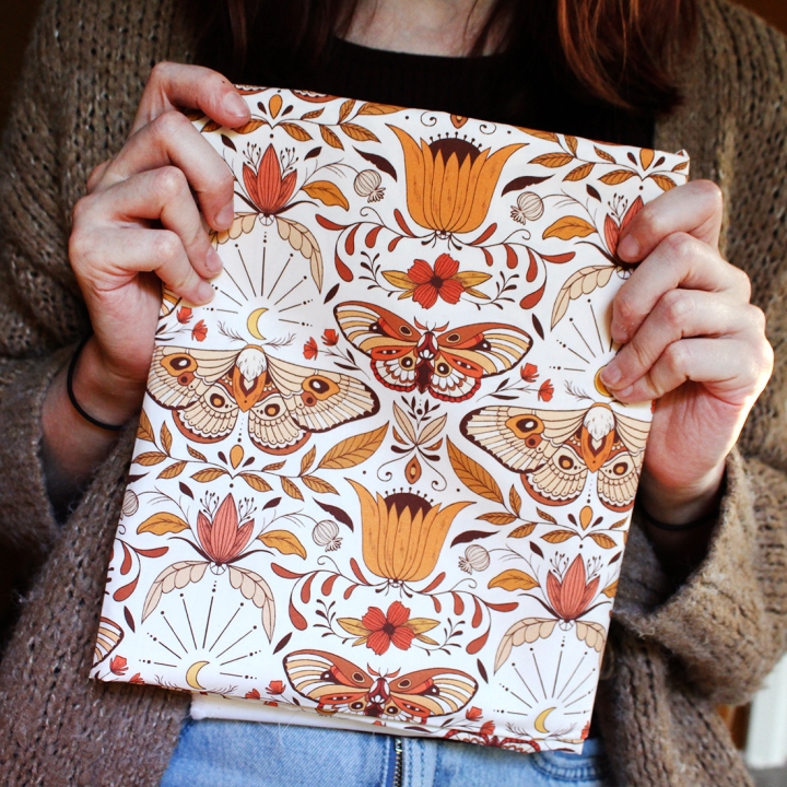 Tissu illustré "Papillon Luna" – popeline, velours & French terry – motif nature