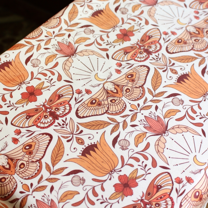 Tissu illustré "Papillon Luna" – popeline, velours & French terry – motif nature