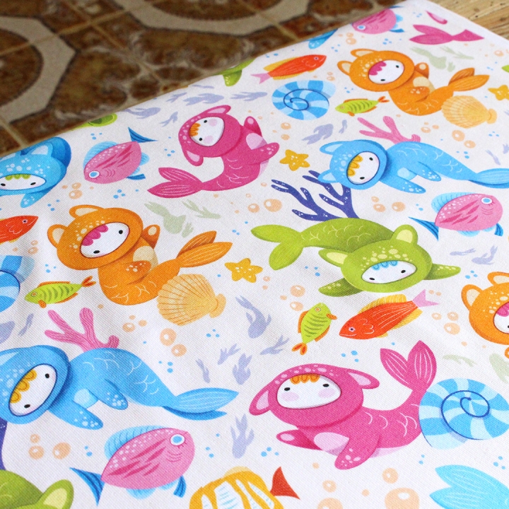 Coupon de tissu illustré "Poissons Yoko" 48x48 cm – Popeline & French Terry – motif enfantin