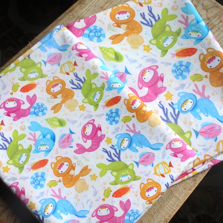 Tissu illustré "Poissons Yoko"– popeline, velours & French terry – motif enfantin, marin