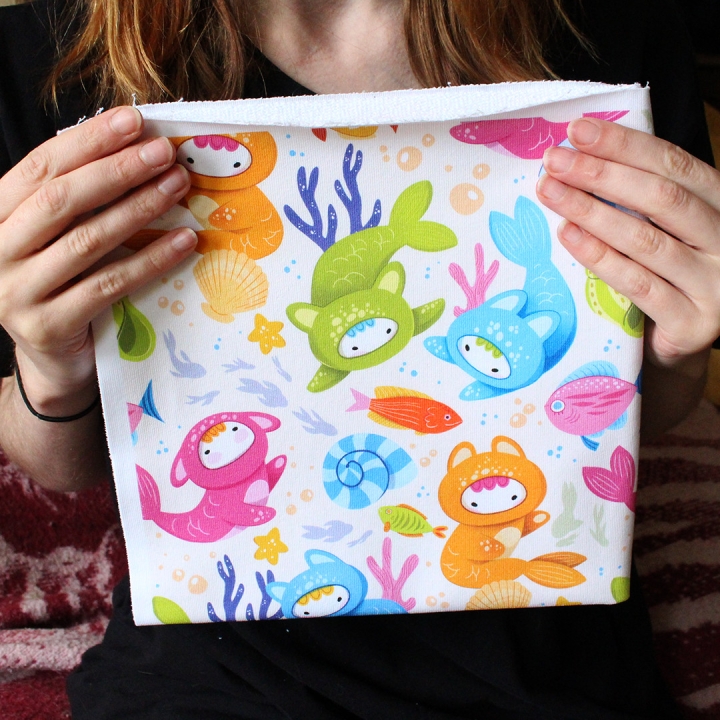 Tissu illustré "Poissons Yoko"– popeline, velours & French terry – motif enfantin, marin