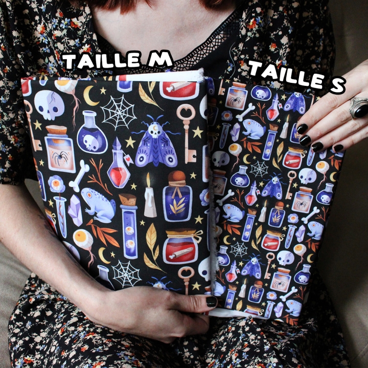 Tissu illustré "Potions" – popeline, velours & French terry – motif sorcière, spooky, halloween