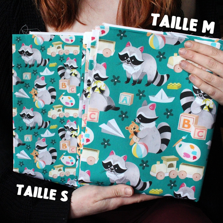 Tissu illustré "Ratons laveur joueurs" – popeline, velours & French terry – motif enfantin