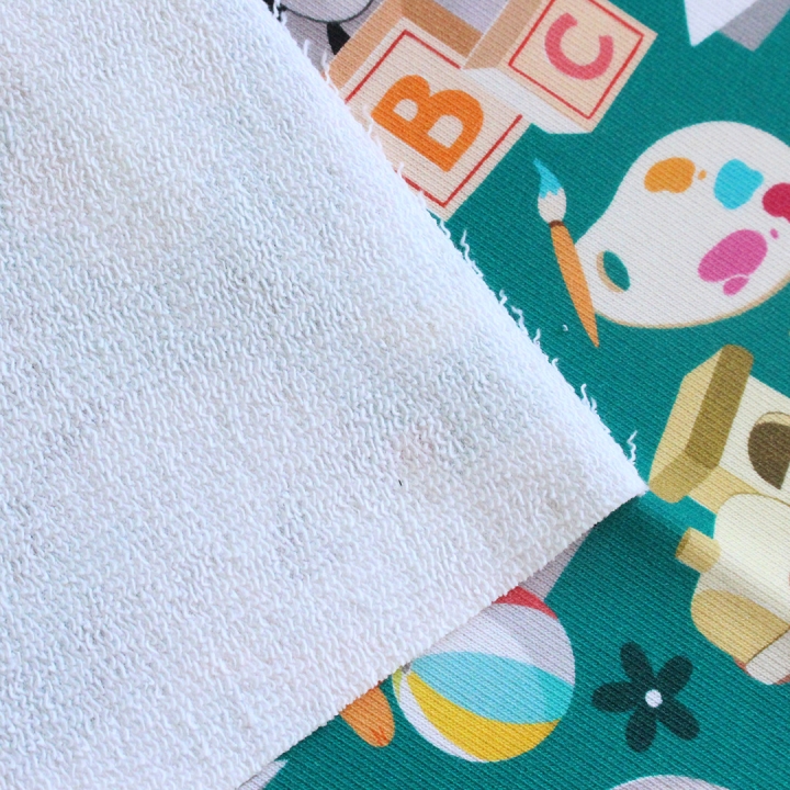 Tissu illustré "Ratons laveur joueurs" – popeline, velours & French terry – motif enfantin