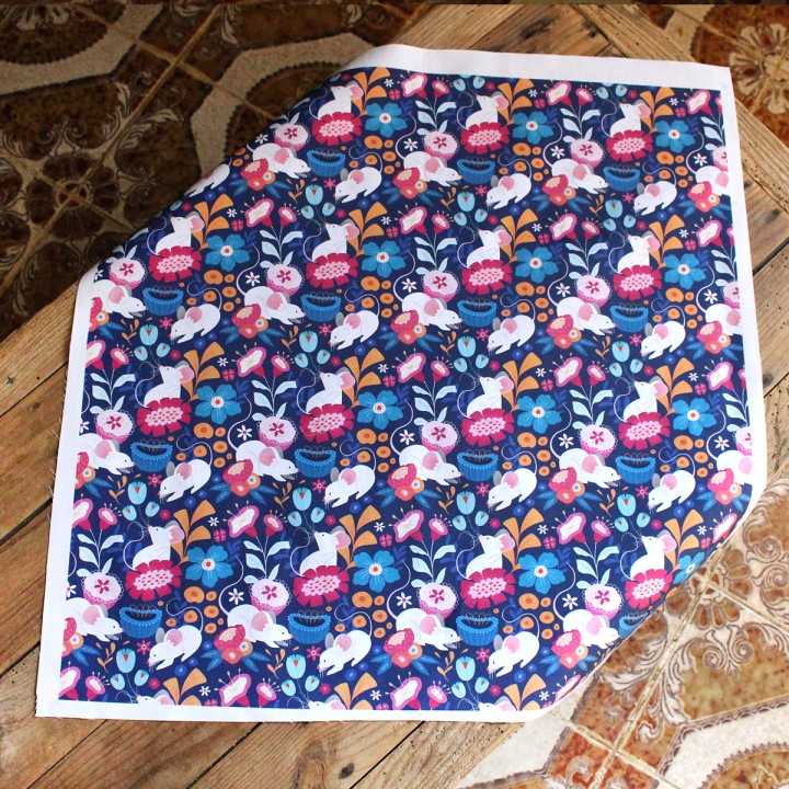 Coupon de tissu illustré "Souris fleurs" 48x48 cm – Popeline & French Terry – motif printanier