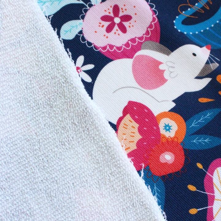 Coupon de tissu illustré "Souris fleurs" 48x48 cm – Popeline & French Terry – motif printanier