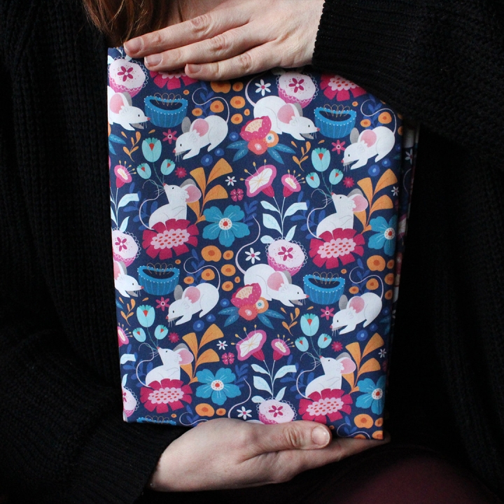 Tissu illustré "Souris fleurs" – popeline, velours & French terry – motif printanier