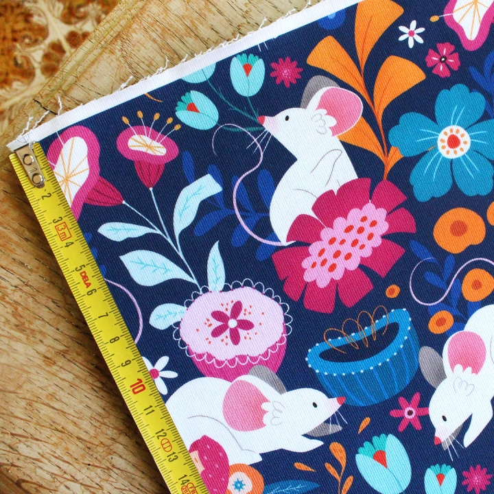 Tissu illustré "Souris fleurs" – popeline, velours & French terry – motif printanier