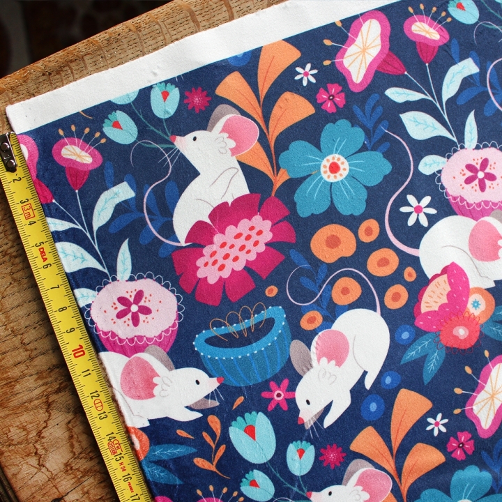 Tissu illustré "Souris fleurs" – popeline, velours & French terry – motif printanier
